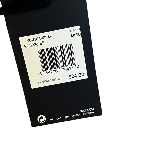 NIKE Youth Winter Hat Purple Black Unisex
Size: Youth NEW - Picture 2 of 3